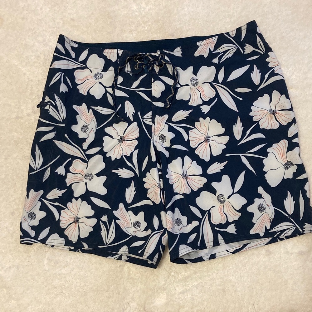Patagonia women’s board shorts size 10